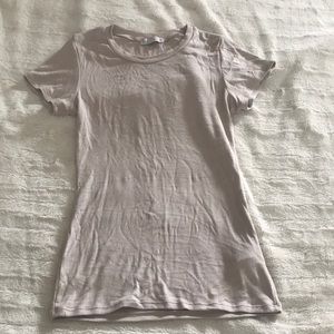 Fitted ribbed size small tee